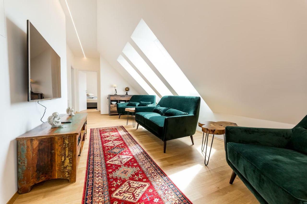 Grosse Dachgeschosswohnung Im Herzen Von Graz Extérieur photo