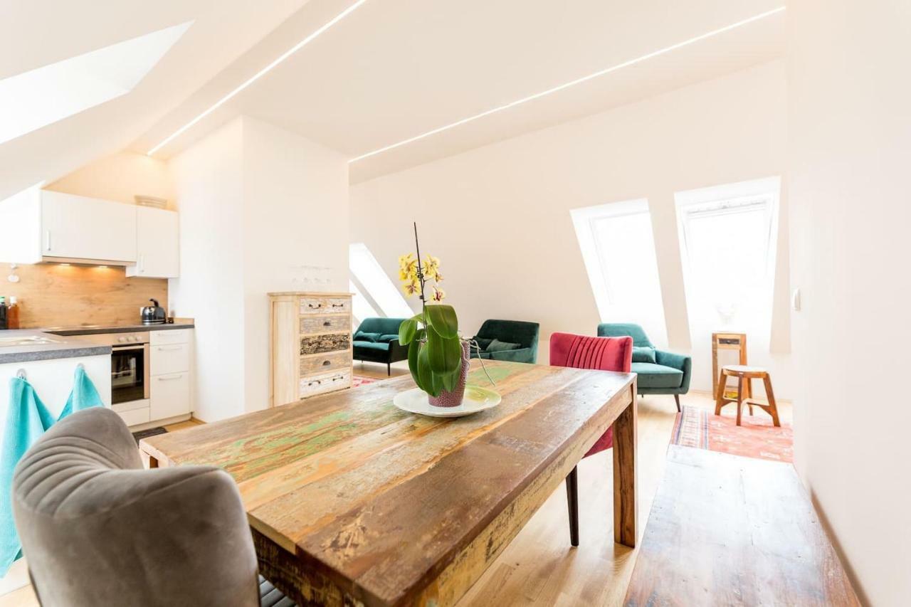 Grosse Dachgeschosswohnung Im Herzen Von Graz Extérieur photo