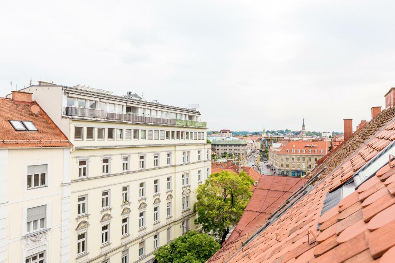 Grosse Dachgeschosswohnung Im Herzen Von Graz Extérieur photo