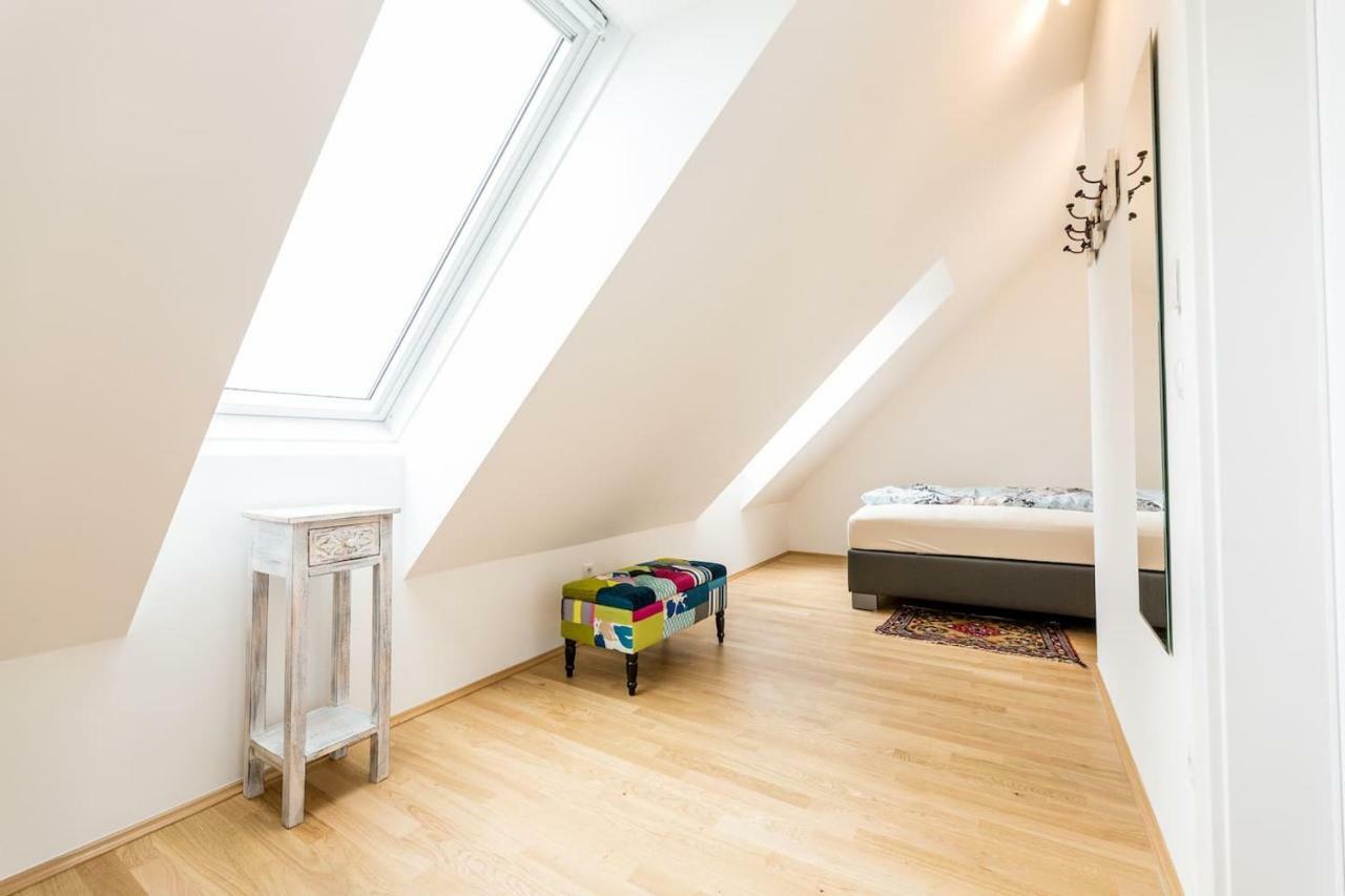 Grosse Dachgeschosswohnung Im Herzen Von Graz Extérieur photo