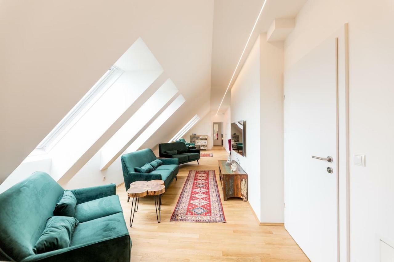 Grosse Dachgeschosswohnung Im Herzen Von Graz Extérieur photo