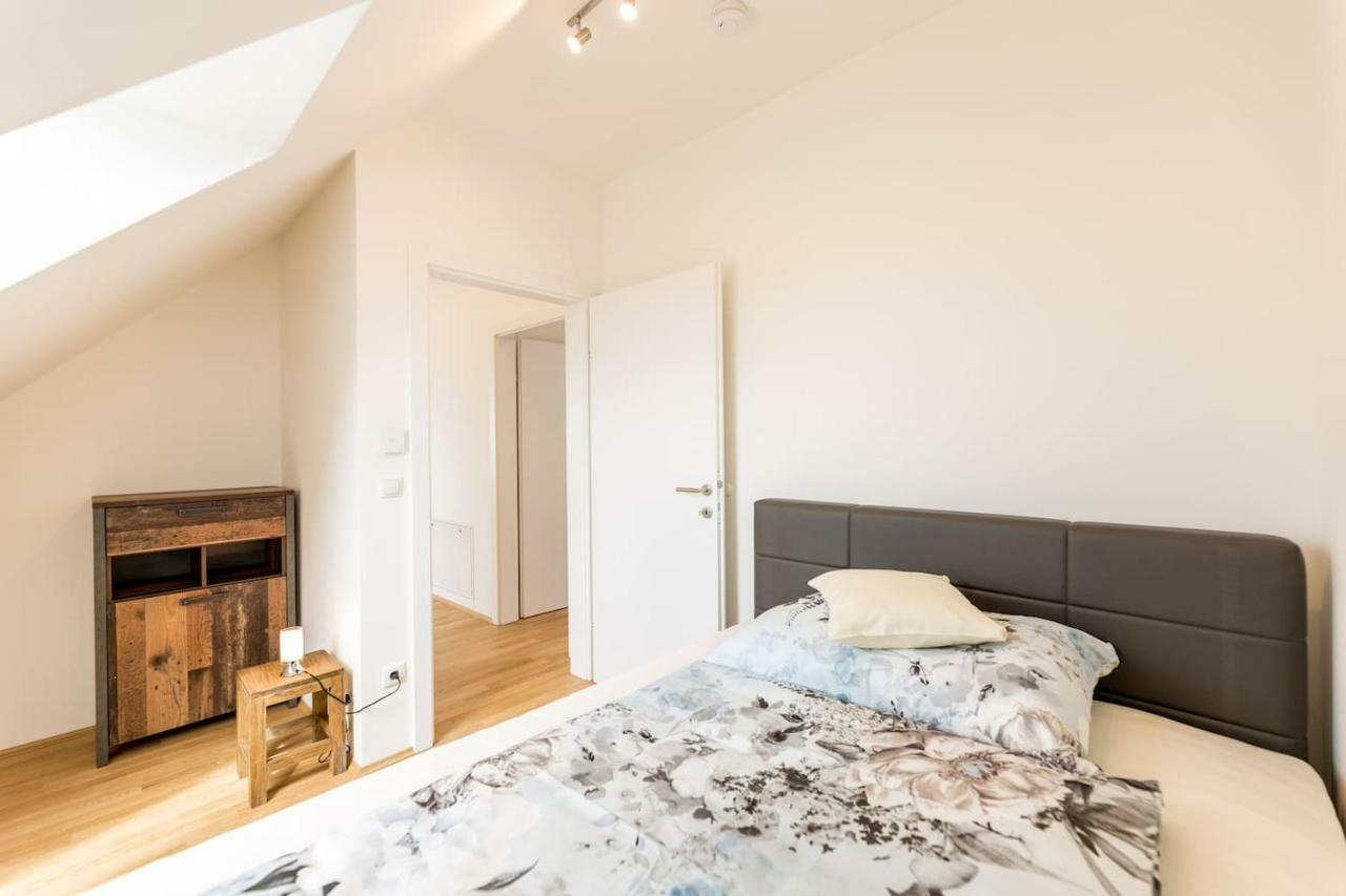 Grosse Dachgeschosswohnung Im Herzen Von Graz Extérieur photo